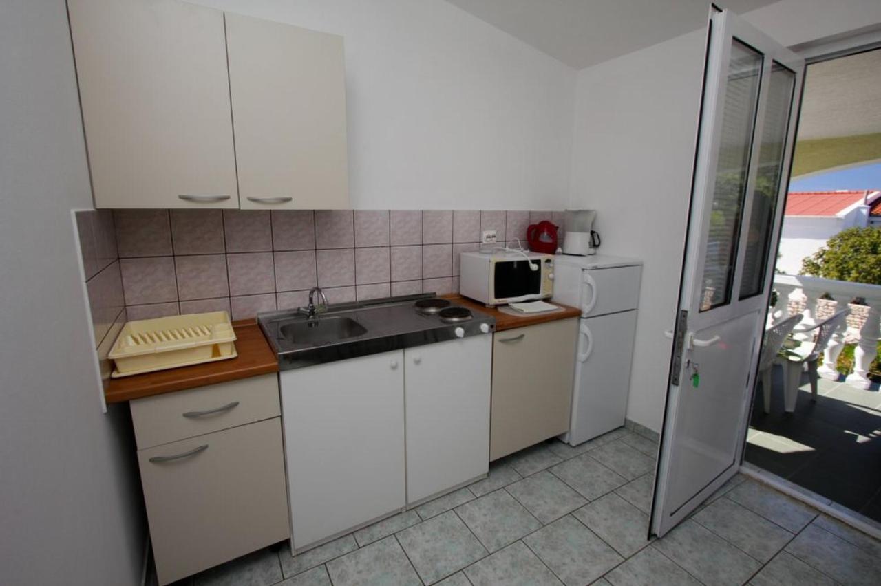 Apartments Bresina Povljana Εξωτερικό φωτογραφία